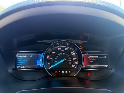 Used 2018 Ford Explorer Limited FWD image 19