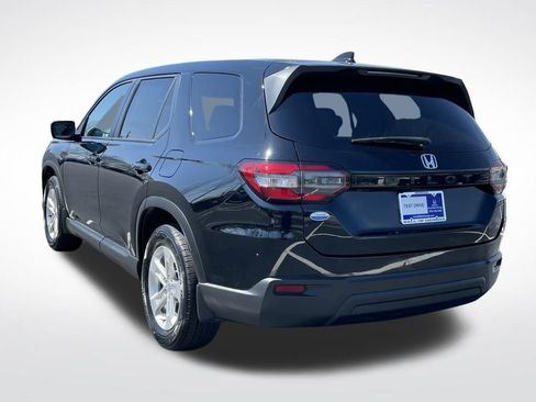 Certified 2023 Honda Pilot LX image 4