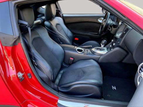 Used 2016 Nissan 370Z Touring w/ Aerodynamics Package RWD image 9