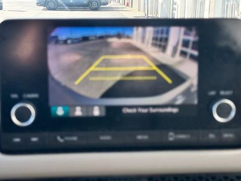 Used 2023 Honda HR-V LX image 12