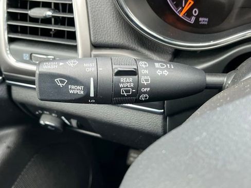 Used 2021 Jeep Grand Cherokee Limited AWD/4WD image 37