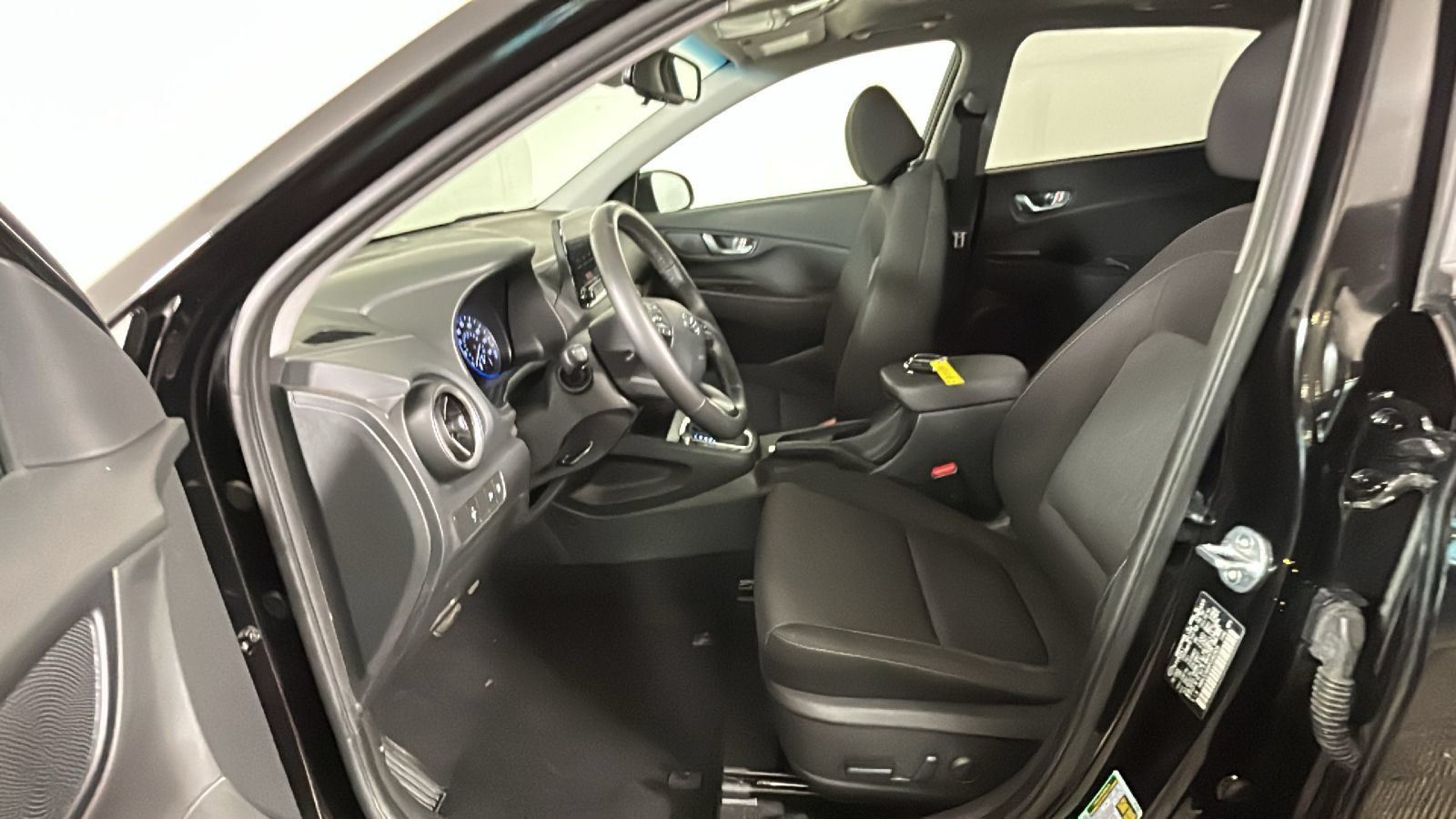 Certified 2023 Hyundai Kona SEL w/ Convenience Package FWD image 15