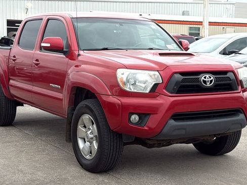 Used 2015 Toyota Tacoma TRD Pro w/ TRD Sport Package image 2