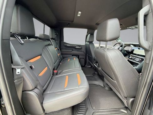 Used 2022 GMC Sierra 1500 AT4 w/ AT4 Premium Package AWD/4WD image 17