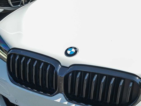 Used 2023 BMW 530i w/ M Sport Package RWD image 9