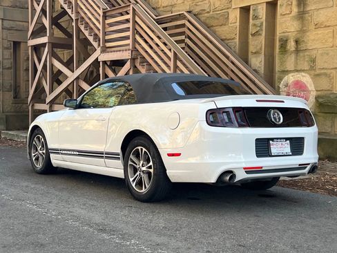 Used 2013 Ford Mustang Premium image 34