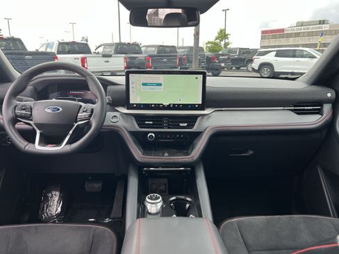 Used 2025 Ford Explorer ST AWD/4WD image 23
