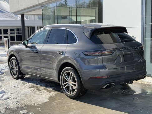 Used 2023 Porsche Cayenne image 3