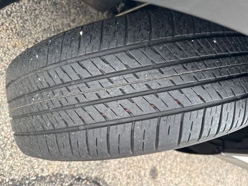 Certified 2024 Volkswagen Tiguan SE image 36