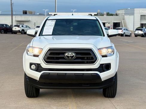 Used 2022 Toyota Tacoma SR5 AWD/4WD image 6