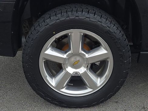 Used 2014 Chevrolet Suburban LT image 8