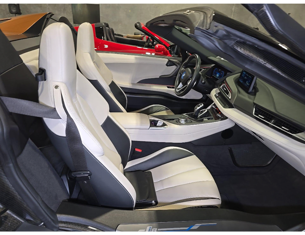 Used 2019 BMW i8 Roadster AWD/4WD image 8