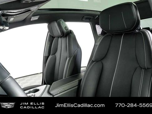 Certified 2025 Cadillac Optiq Luxury 2 w/ LPO, Floor Liner Package image 6