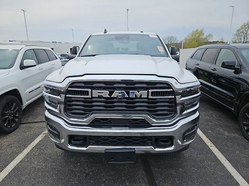 Used 2025 RAM 2500 Big Horn AWD/4WD image 2