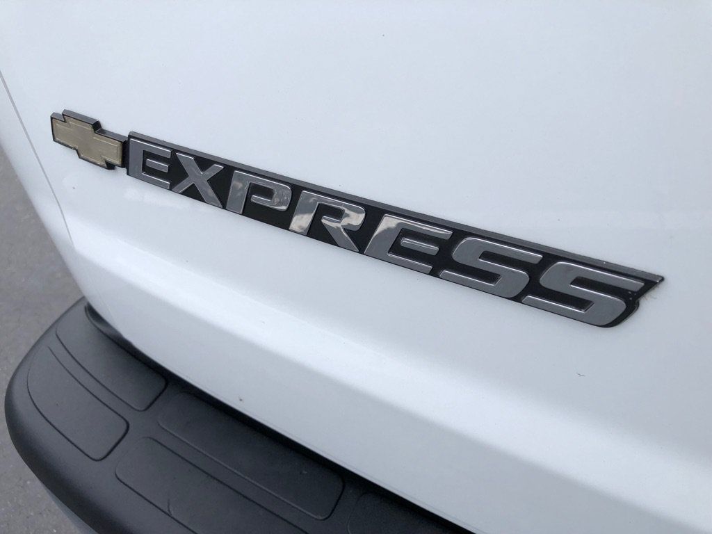 Used 2019 Chevrolet Express 3500 w/ Driver Convenience Package RWD image 17