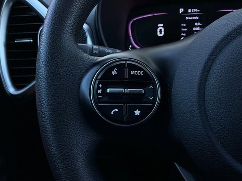 Used 2024 Kia Soul LX image 30