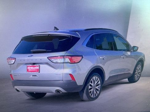 Used 2022 Ford Escape Titanium image 17