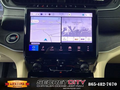 New 2025 Jeep Grand Cherokee L Limited w/ Trailer Tow Package image 22