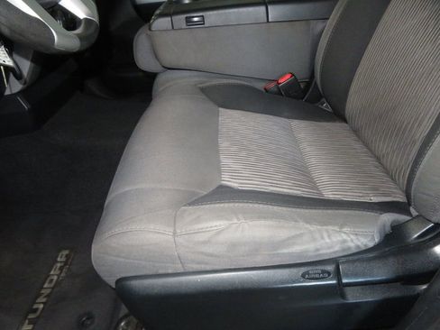 Used 2017 Toyota Tundra SR5 image 24