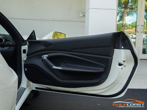 Used 2022 Ferrari F8 Tributo image 40
