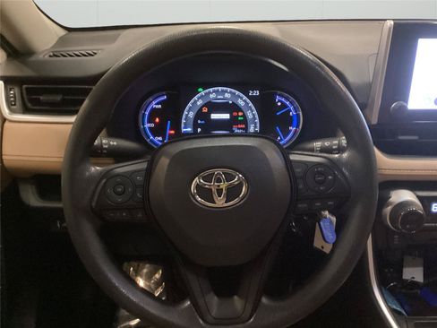 Used 2025 Toyota RAV4 LE AWD/4WD image 21