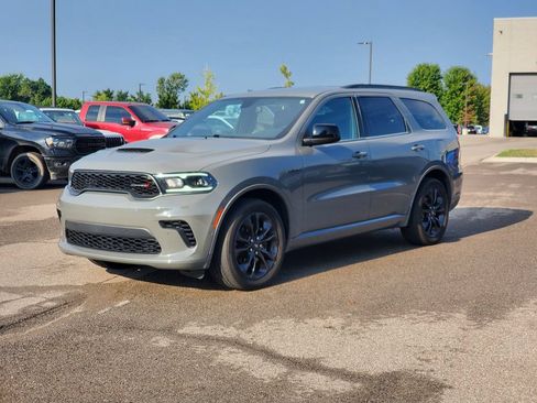 Used 2023 Dodge Durango R/T w/ Blacktop Package AWD/4WD image 2
