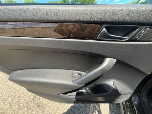 Used 2014 Volkswagen Passat 1.8T SEL Premium FWD image 24