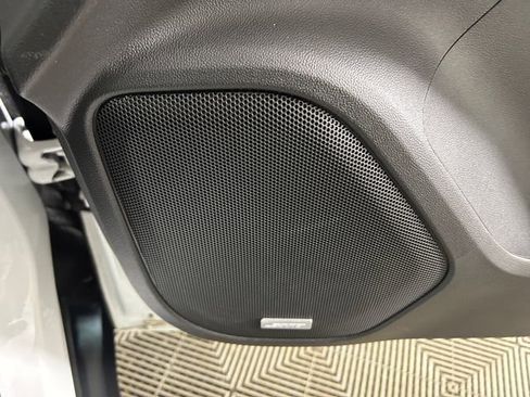 Certified 2023 GMC Acadia SLT w/ Preferred Package image 31