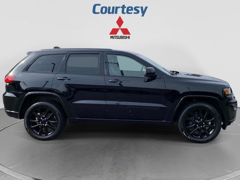 Used 2020 Jeep Grand Cherokee Altitude AWD/4WD image 7