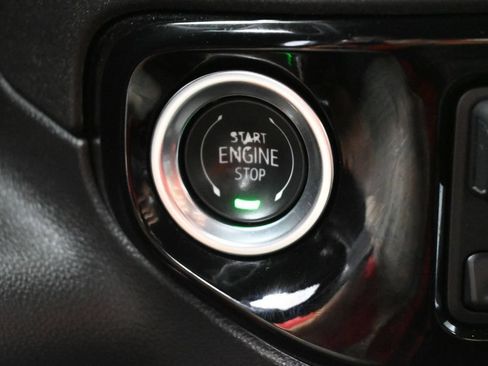 Used 2025 Chevrolet Silverado 1500 LT RWD image 9