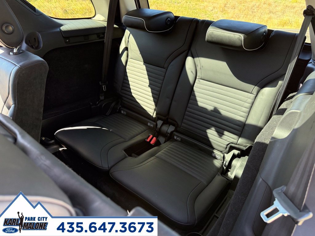 Used 2017 Land Rover Discovery HSE AWD/4WD image 39