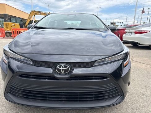 Used 2025 Toyota Corolla LE FWD image 6
