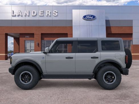 New 2026 Ford Bronco Outer Banks w/ Sasquatch Package AWD/4WD image 3