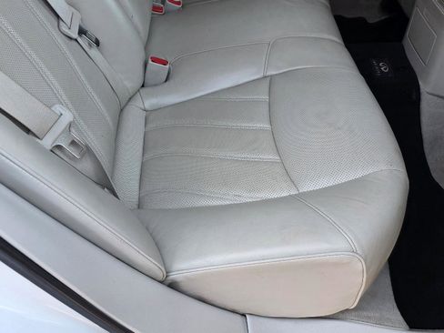 Used 2011 INFINITI M56 x w/ Deluxe Touring Pkg image 29