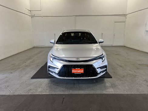 Used 2024 Toyota Corolla XSE FWD image 2