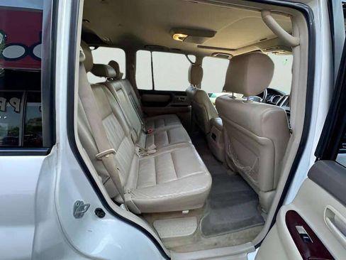 Used 2004 Toyota Land Cruiser image 23