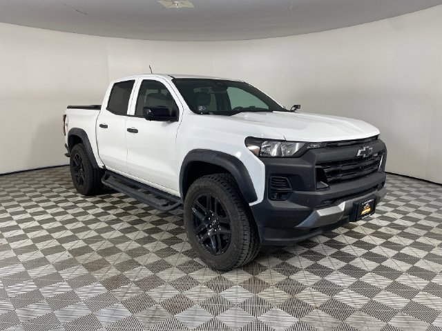 Certified 2024 Chevrolet Colorado Trail Boss w/ Technology Package AWD/4WD image 16