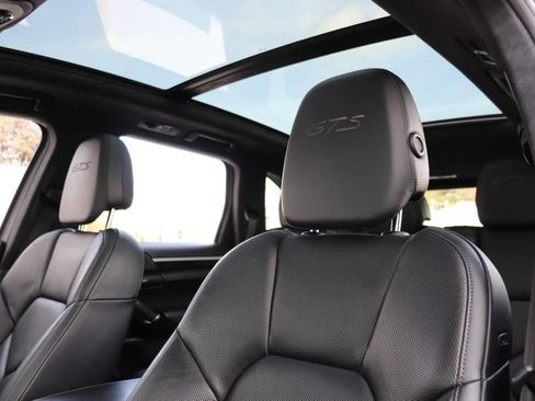 Used 2017 Porsche Cayenne GTS image 63