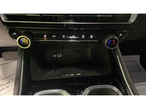Used 2025 Chevrolet Traverse LT w/ Midnight/Sport Edition AWD/4WD image 13