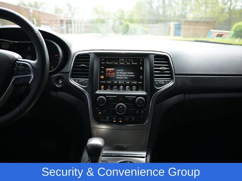Used 2018 Jeep Grand Cherokee Altitude AWD/4WD image 23