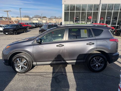 Used 2018 Toyota RAV4 XLE image 13