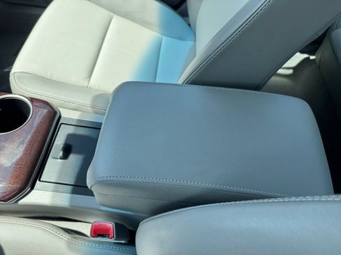 Used 2012 Toyota Camry XLE FWD image 27