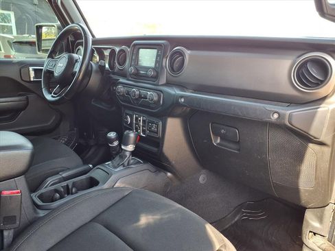 Used 2020 Jeep Gladiator Sport w/ Quick Order Package 24S image 12