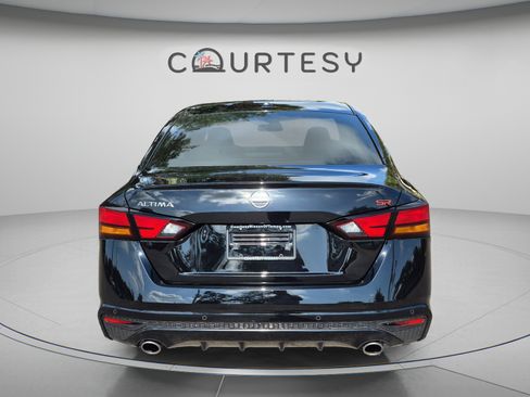 Certified 2025 Nissan Altima 2.5 SR FWD image 6