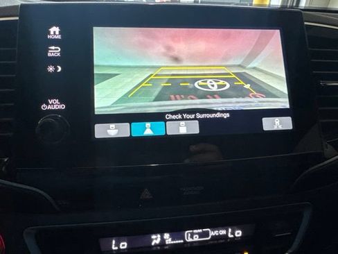 Used 2022 Honda Pilot Sport image 16