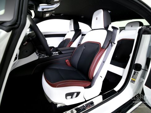 Used 2025 Rolls-Royce Spectre w/ Leather Finishing Pack AWD/4WD image 13