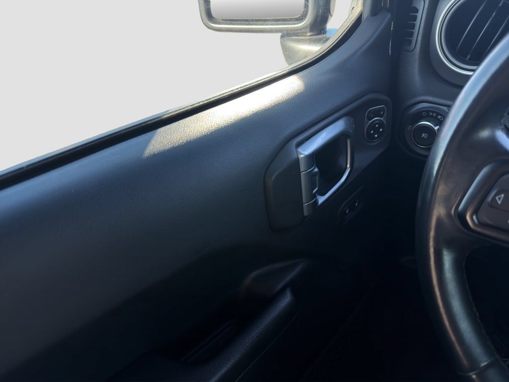 Used 2018 Jeep Wrangler Unlimited Sport S AWD/4WD image 26