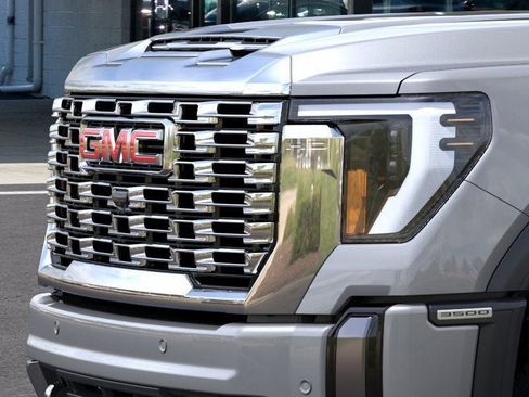 New 2026 GMC Sierra 3500 Denali w/ Denali Reserve Package image 13