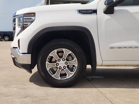 Used 2025 GMC Sierra 1500 SLT RWD image 8