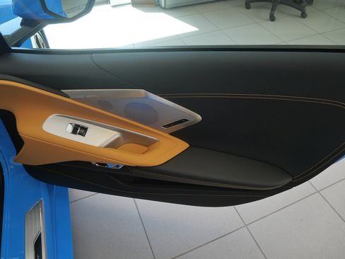 Used 2024 Chevrolet Corvette Stingray Preferred Cpe w/ Battery Protection Package RWD image 13